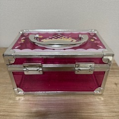 持ち運べる収納ボックスの画像