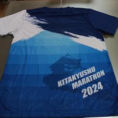 マラソン大会の参加賞Tシャツと参加タオルの画像
