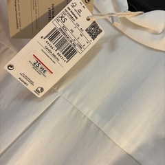 タグ付き MANGO SサイズYシャツの画像