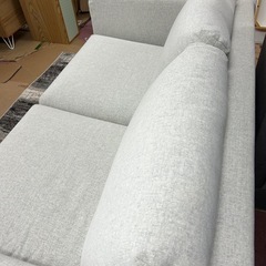 ゆったりサイズの2人掛けソファーの画像