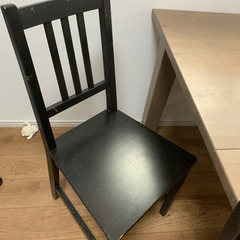 IKEA 伸縮式ダイニングテーブルの画像