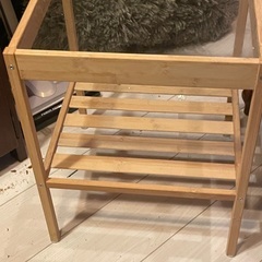 木製ガラスサイドテーブルの画像