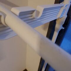 使用感あり 突っ張り 物干し ２段 アイリスオーヤマ 洗濯物干し 室内物干し 窓枠物干し 省スペース コンパクトの画像