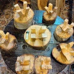丸太のテーブル　小物置き　雑貨の画像