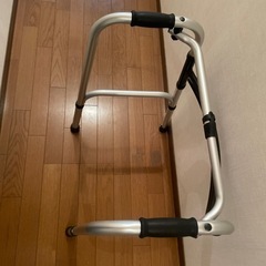 介護用交互/固定歩行器の画像