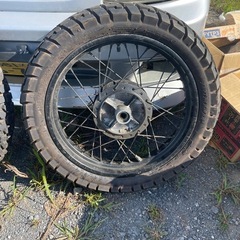 gn125 前後スポークホイールブロックタイヤ付きの画像