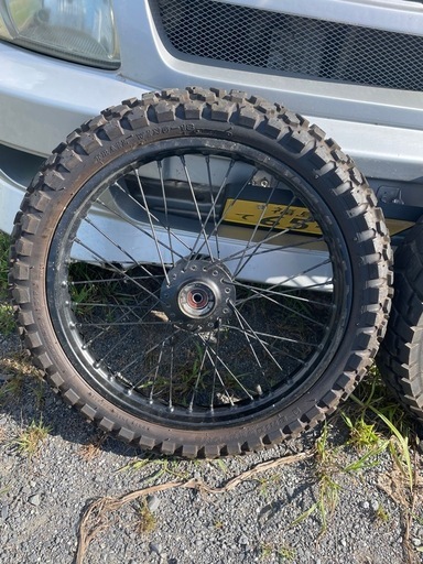 gn125 前後スポークホイールブロックタイヤ付き (しょう) 福島のスズキ