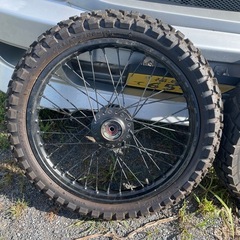 gn125 前後スポークホイールブロックタイヤ付きの画像
