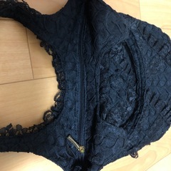 黒レースのカバンの画像