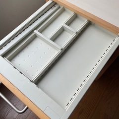 キャスター鍵付き4段ワゴン　引出し　オフィス用品　の画像