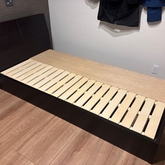 ベッドフレームの画像
