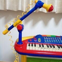 カラフルキーボード★マイク★スタンド付きの画像