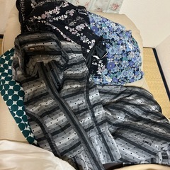 レディース服Mサイズくらいの画像