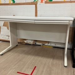 礼金2.000円あげます！デスク×2　椅子×5の画像