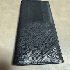 PRADA長財布の画像