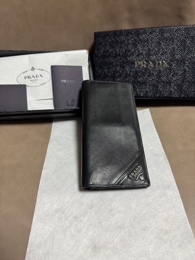 PRADA長財布