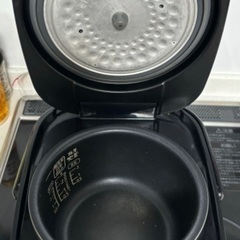 炊飯器の画像