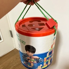 カラフル木製積み木セット【持ち運びしやすい入れ物と無くならないフタ付】の画像