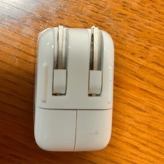 Apple パワーアダプターの画像