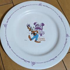 Disney  絵皿２枚 ミッキー  グーフィー（非売品）の画像