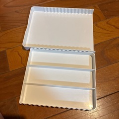ニトリ　伸び縮み可能　文房具、カトラリーケースの画像