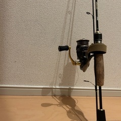 渓流川釣り　釣り用品　トラウトロッド(糸無し)　おまけリール２つの画像