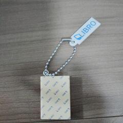 本のキーホルダー各100円の画像
