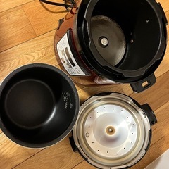 難ありの為　無料で差し上げます　電気圧力鍋の画像