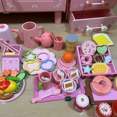 本日限定価格です。マーザーガーデン　 おままごと　キッチン　女の子　ドレッサー　キッチン　ドリンクバー　冷蔵庫　オーブントースター　の画像