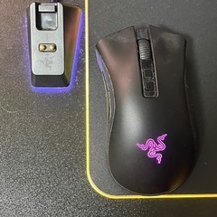 RAZER DEATHADDER V2 PRO ドングルとケーブル付きの画像