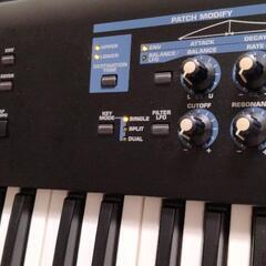 ROLANDシンセ【JUNO-D】【ちょー軽量5kg】音出しOK🎧️ノイズ、ガリ無し👍🌞
Drumプリセットに808＆909ドラムKIT〜HOUSE-テクノ-JAZZドラム。ピアノ／FMエレピ／D50オルガン LAピアノ／特にJupiterなどのROLANDらしいJPストリングスが魅力です。ストリングを銘機の空気感を❢1台で堪能できますの画像