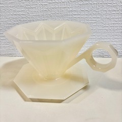 新品未使用！コーヒードリッパー 1杯2杯用樹脂 ハンドル付きコーヒーフィルター ベージュ透過の画像