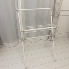 室内用物干しラックの画像
