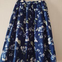 ［9/10］美品　Té chichi フラワープリント フレアスカート　ネイビーの画像