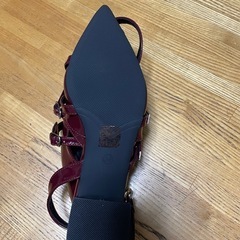 ワインレッド特許革尖頭ストラップ厚底ヒールパンプスハイヒール、エレガントな尖頭正式ハイヒール、の画像