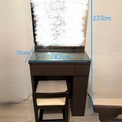 【無料】ドレッサー&イス2点セットの画像