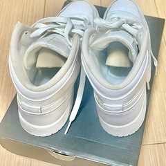 ホワイト ハイカット スニーカーの画像