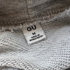 GU フード付きトレーナー Mの画像