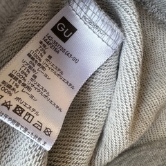 GU フード付きトレーナー Mの画像