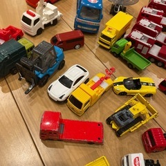 車　おもちゃの画像