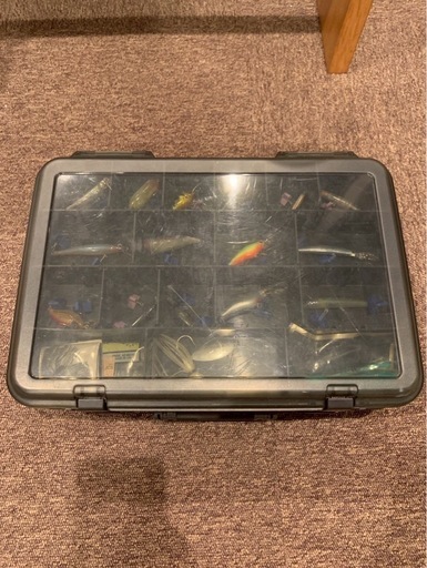 バス釣りなどに　タックルボックス　　豪華セット一式