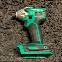 マキタ M697DSX インパクトドライバー 14.4Vの画像