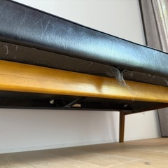 カリモク60 Kチェア 2シーター（ブラック・現状渡し・DIY向け）の画像