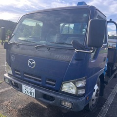 マツダ　タイタン　クレーン付き2トントラック(いすゞ　エルフ)の画像