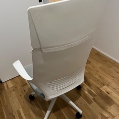 ハイバック　オフィスチェア　白　グレーの画像