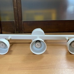 IKEA ラーナルプ（白）の画像