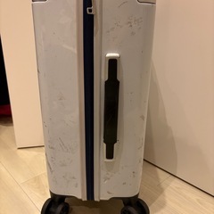 スーツケース　キャリーケースの画像