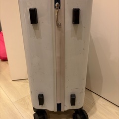 スーツケース　キャリーケースの画像