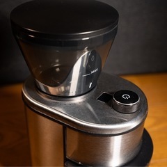 コイズミ コーヒーグラインダー  コニカル式 シルバー KKM-0400/Sの画像