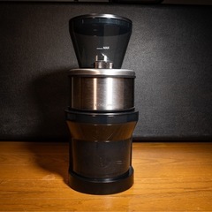コイズミ コーヒーグラインダー  コニカル式 シルバー KKM-0400/Sの画像